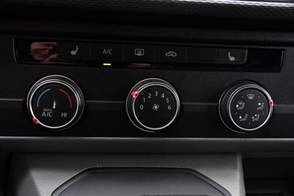 Volkswagen Transporter 2.0 TDI L2H1 PB Edition Cruise, Carplay, LED, 204pk, Automaat, Sensoren, Trekhaak, Multimedia, Stoelverwarming, Uniek!