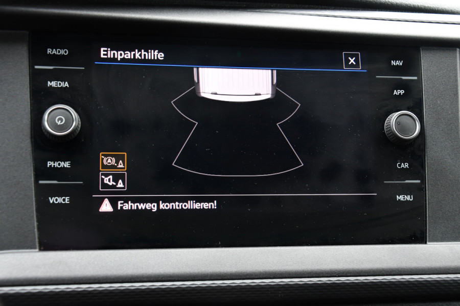 Volkswagen Transporter 2.0 TDI L2H1 PB Edition Cruise, Carplay, LED, 204pk, Automaat, Sensoren, Trekhaak, Multimedia, Stoelverwarming, Uniek!