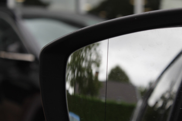 Mazda CX-5 2.0 SkyActiv-G 165 Luxury / Trekhaak / 360Camera / Head-up / Leder / Keyless / 19'' / Navigatie / Bose / Dodehoek / Stuur+Stoelverwarming / Adaptief Cruise Control