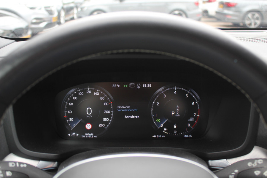 Volvo V60 2.0 B3 R-Design / Trekhaak / Camera / Leder / 19'' / Navigatie / Dodehoek / DAB / Stuur+Stoelverwarming / ACC