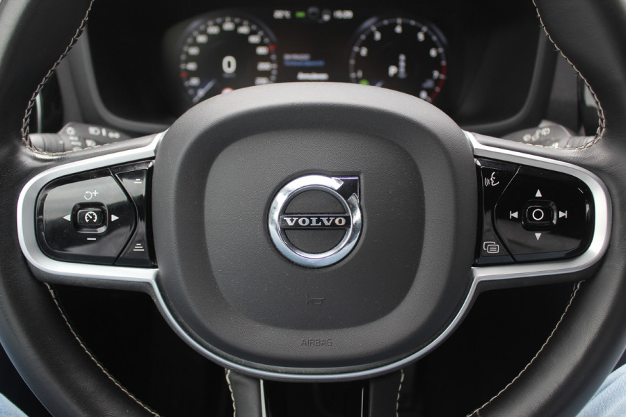 Volvo V60 2.0 B3 R-Design / Trekhaak / Camera / Leder / 19'' / Navigatie / Dodehoek / DAB / Stuur+Stoelverwarming / ACC