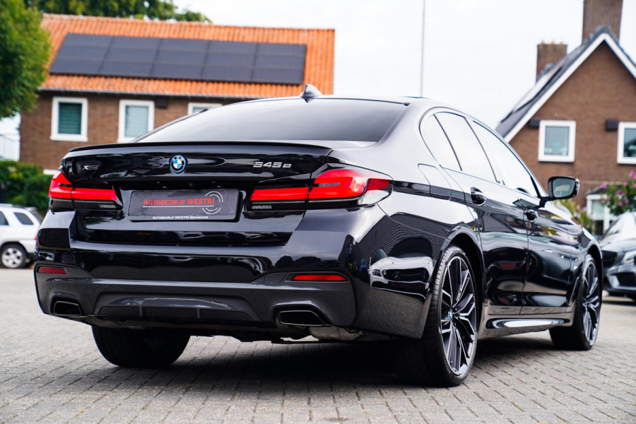 BMW 5 Serie 545e xDrive Business Edition Plus | Massage | Bowers & Wilkins | Schuifdak | LASER LED | BMW Driving Assisted | HuD |
