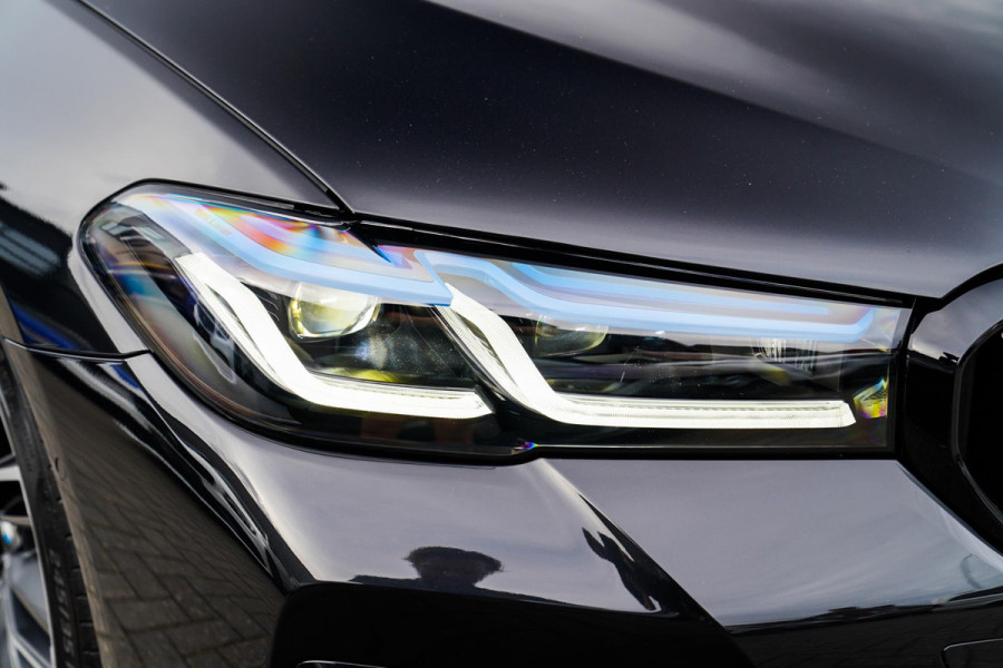 BMW 5 Serie 545e xDrive Business Edition Plus | Massage | Bowers & Wilkins | Schuifdak | LASER LED | BMW Driving Assisted | HuD |