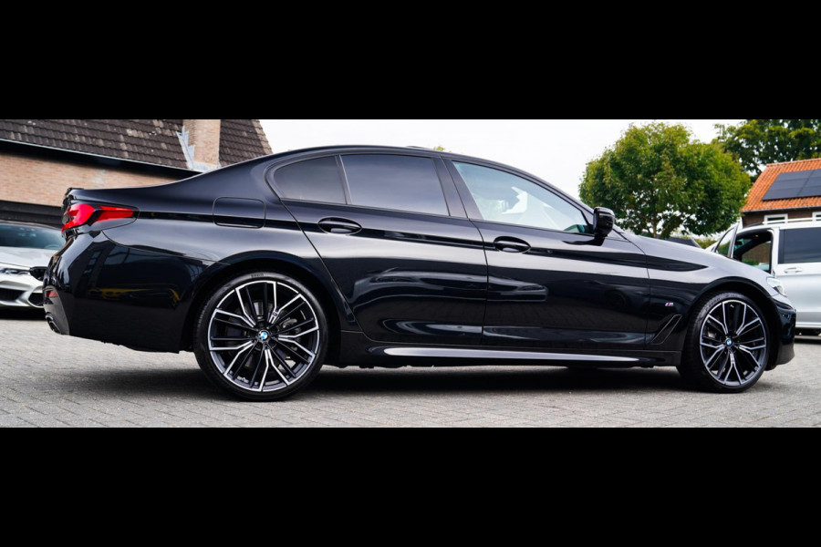 BMW 5 Serie 545e xDrive Business Edition Plus | Massage | Bowers & Wilkins | Schuifdak | LASER LED | BMW Driving Assisted | HuD |