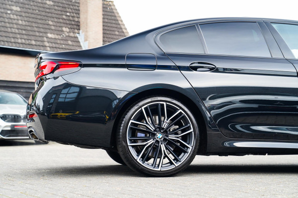 BMW 5 Serie 545e xDrive Business Edition Plus | Massage | Bowers & Wilkins | Schuifdak | LASER LED | BMW Driving Assisted | HuD |