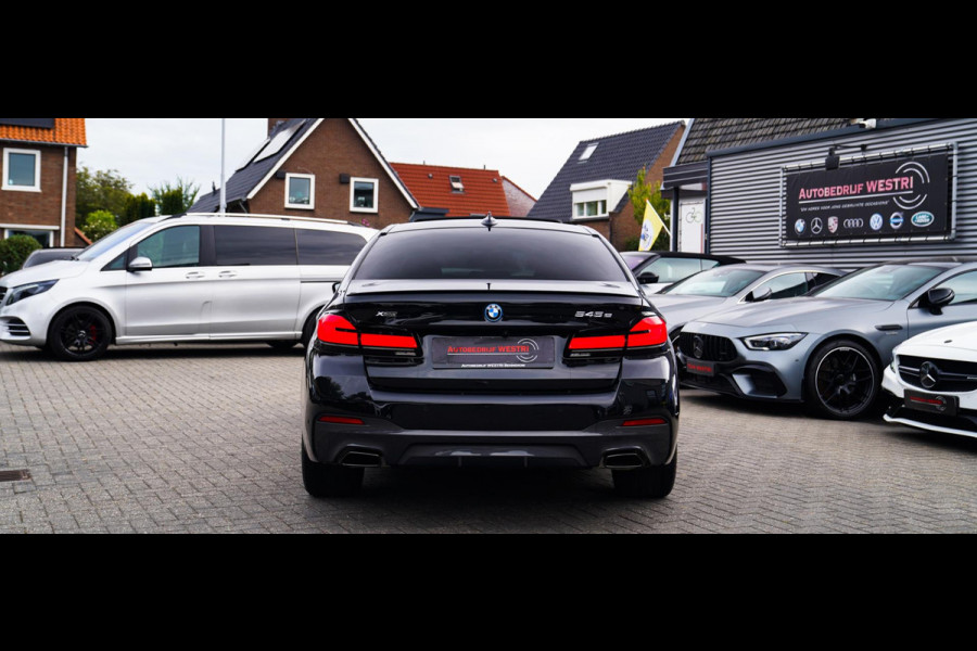 BMW 5 Serie 545e xDrive Business Edition Plus | Massage | Bowers & Wilkins | Schuifdak | LASER LED | BMW Driving Assisted | HuD |