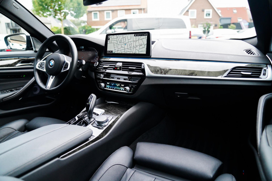 BMW 5 Serie 545e xDrive Business Edition Plus | Massage | Bowers & Wilkins | Schuifdak | LASER LED | BMW Driving Assisted | HuD |