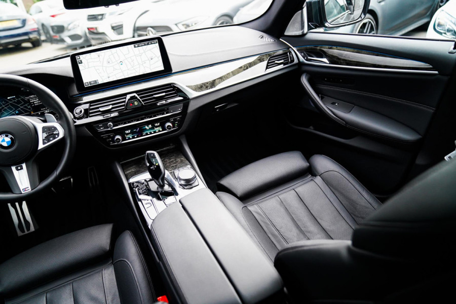 BMW 5 Serie 545e xDrive Business Edition Plus | Massage | Bowers & Wilkins | Schuifdak | LASER LED | BMW Driving Assisted | HuD |
