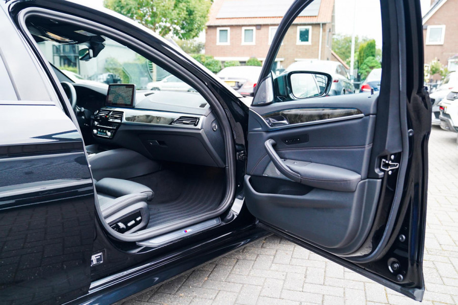BMW 5 Serie 545e xDrive Business Edition Plus | Massage | Bowers & Wilkins | Schuifdak | LASER LED | BMW Driving Assisted | HuD |