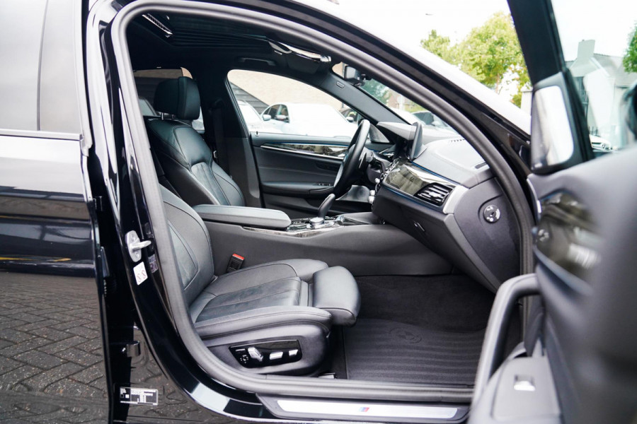 BMW 5 Serie 545e xDrive Business Edition Plus | Massage | Bowers & Wilkins | Schuifdak | LASER LED | BMW Driving Assisted | HuD |