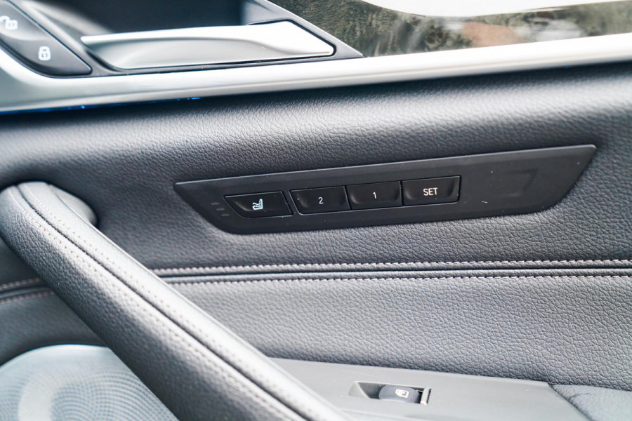 BMW 5 Serie 545e xDrive Business Edition Plus | Massage | Bowers & Wilkins | Schuifdak | LASER LED | BMW Driving Assisted | HuD |