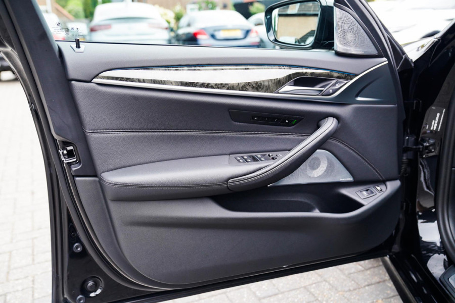 BMW 5 Serie 545e xDrive Business Edition Plus | Massage | Bowers & Wilkins | Schuifdak | LASER LED | BMW Driving Assisted | HuD |