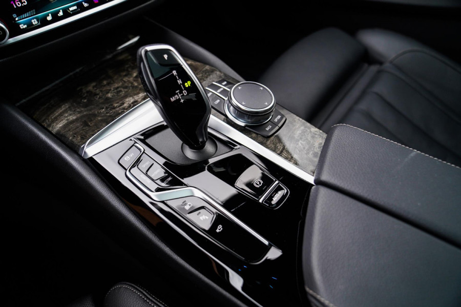 BMW 5 Serie 545e xDrive Business Edition Plus | Massage | Bowers & Wilkins | Schuifdak | LASER LED | BMW Driving Assisted | HuD |
