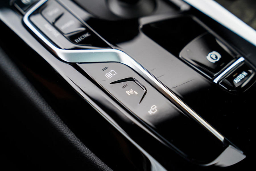 BMW 5 Serie 545e xDrive Business Edition Plus | Massage | Bowers & Wilkins | Schuifdak | LASER LED | BMW Driving Assisted | HuD |