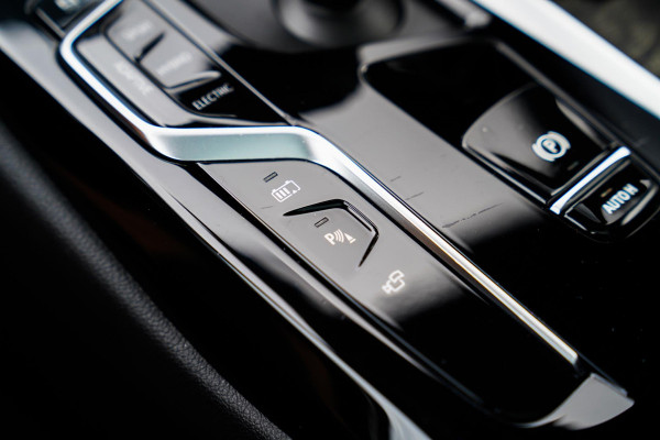 BMW 5 Serie 545e xDrive Business Edition Plus | Massage | Bowers & Wilkins | Schuifdak | LASER LED | BMW Driving Assisted | HuD |