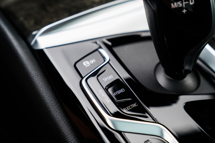 BMW 5 Serie 545e xDrive Business Edition Plus | Massage | Bowers & Wilkins | Schuifdak | LASER LED | BMW Driving Assisted | HuD |