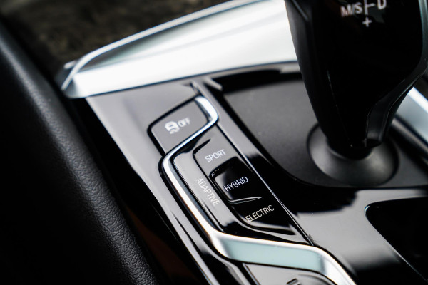 BMW 5 Serie 545e xDrive Business Edition Plus | Massage | Bowers & Wilkins | Schuifdak | LASER LED | BMW Driving Assisted | HuD |