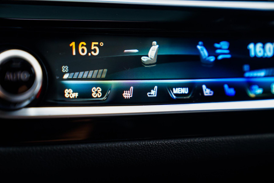 BMW 5 Serie 545e xDrive Business Edition Plus | Massage | Bowers & Wilkins | Schuifdak | LASER LED | BMW Driving Assisted | HuD |
