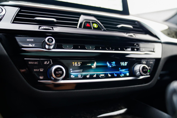 BMW 5 Serie 545e xDrive Business Edition Plus | Massage | Bowers & Wilkins | Schuifdak | LASER LED | BMW Driving Assisted | HuD |