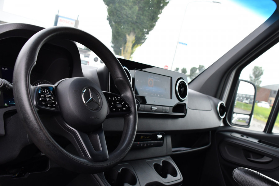 Mercedes-Benz Sprinter 319 V6 3.0 CDI L2H2 Camera, Cruise, 10,5'' Mbux, Automaat, Carplay, Multimedia, Trekhaak, Uniek!