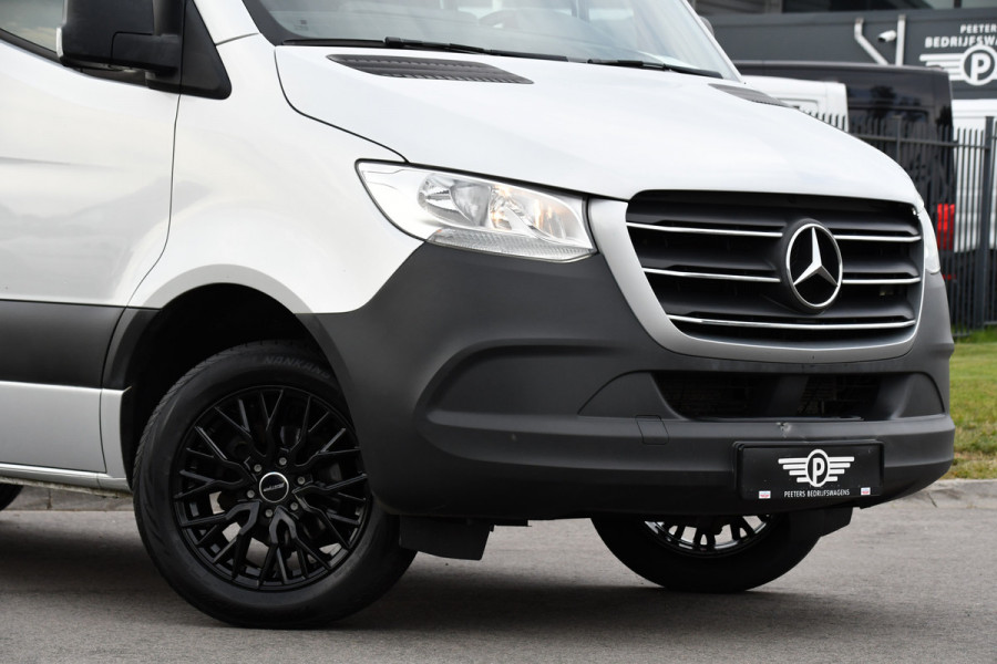 Mercedes-Benz Sprinter 319 V6 3.0 CDI L2H2 Camera, Cruise, 10,5'' Mbux, Automaat, Carplay, Multimedia, Trekhaak, Uniek!