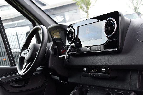Mercedes-Benz Sprinter 319 V6 3.0 CDI L2H2 Camera, Cruise, 10,5'' Mbux, Automaat, Carplay, Multimedia, Trekhaak, Uniek!