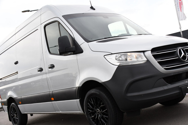 Mercedes-Benz Sprinter 319 V6 3.0 CDI L2H2 Camera, Cruise, 10,5'' Mbux, Automaat, Carplay, Multimedia, Trekhaak, Uniek!