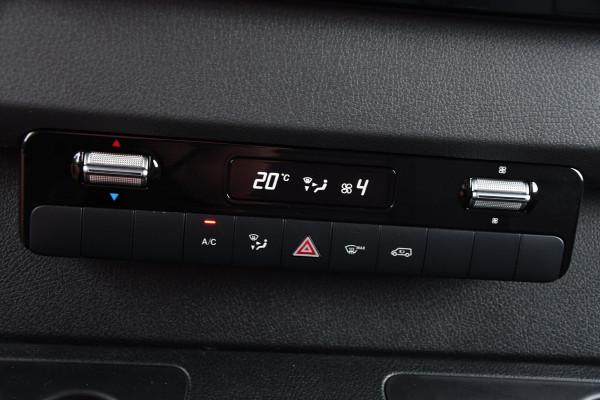 Mercedes-Benz Sprinter 319 V6 3.0 CDI L2H2 Camera, Cruise, 10,5'' Mbux, Automaat, Carplay, Multimedia, Trekhaak, Uniek!