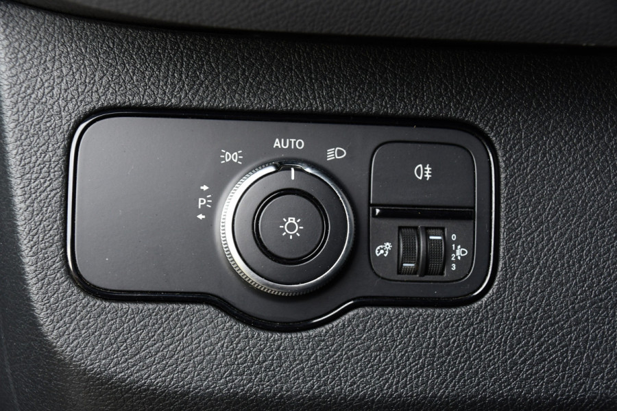 Mercedes-Benz Sprinter 319 V6 3.0 CDI L2H2 Camera, Cruise, 10,5'' Mbux, Automaat, Carplay, Multimedia, Trekhaak, Uniek!
