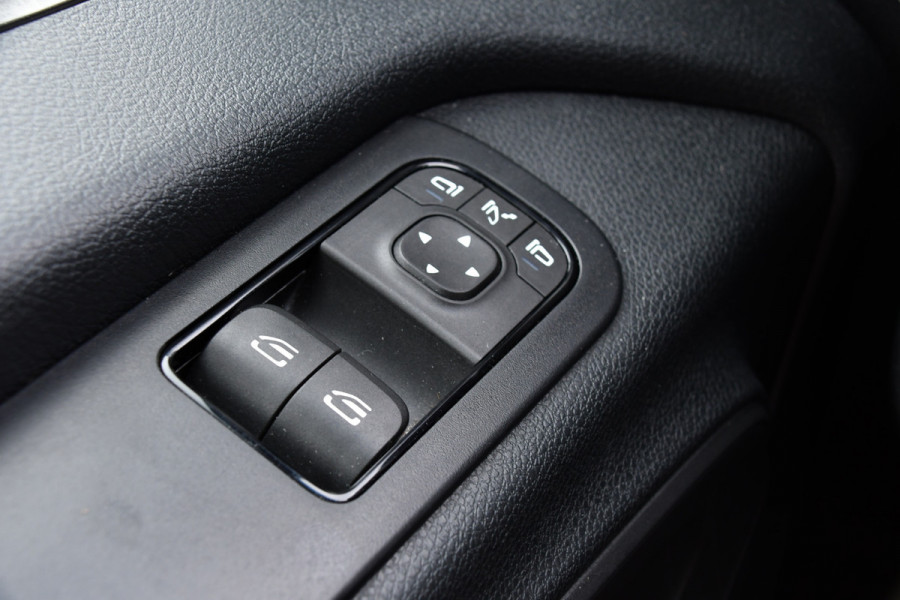 Mercedes-Benz Sprinter 319 V6 3.0 CDI L2H2 Camera, Cruise, 10,5'' Mbux, Automaat, Carplay, Multimedia, Trekhaak, Uniek!