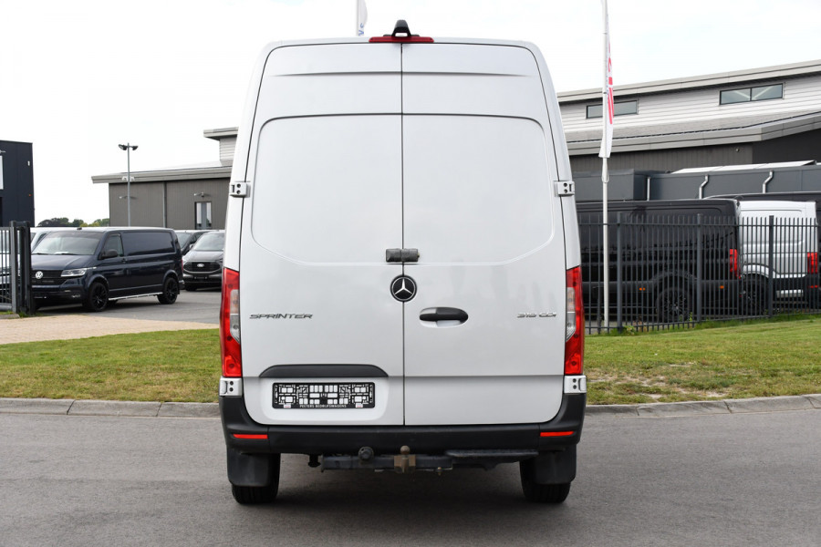 Mercedes-Benz Sprinter 319 V6 3.0 CDI L2H2 Camera, Cruise, 10,5'' Mbux, Automaat, Carplay, Multimedia, Trekhaak, Uniek!