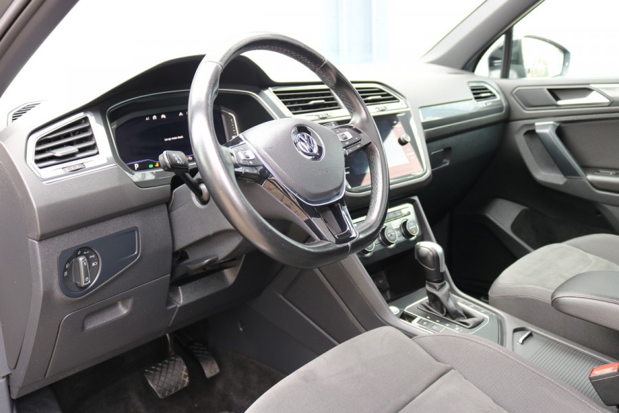 Volkswagen Tiguan 1.5 TSI ACT Highl Business R Black style Xenon Led Navi Camera T-haak Bj:2020
