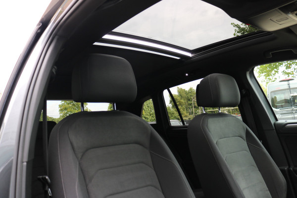 Volkswagen Tiguan 1.5 TSI ACT Highl Business R Black style Xenon Led Navi Camera T-haak Bj:2020