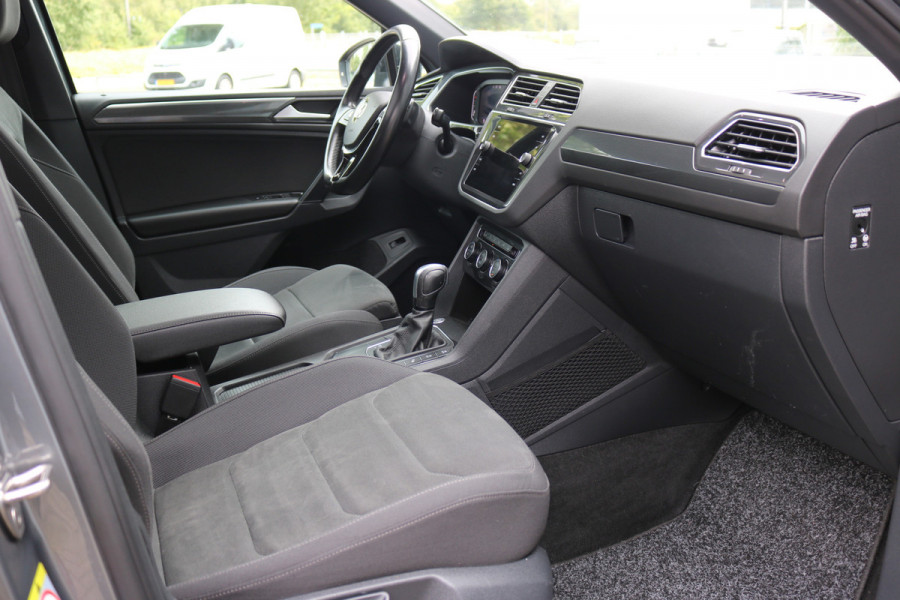 Volkswagen Tiguan 1.5 TSI ACT Highl Business R Black style Xenon Led Navi Camera T-haak Bj:2020