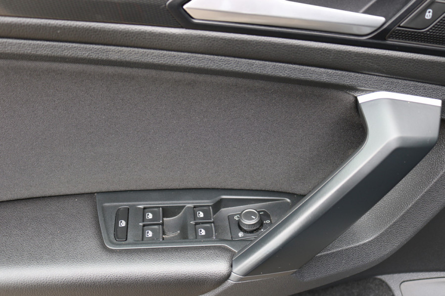 Volkswagen Tiguan 1.5 TSI ACT Highl Business R Black style Xenon Led Navi Camera T-haak Bj:2020