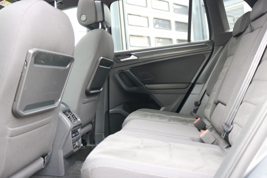 Volkswagen Tiguan 1.5 TSI ACT Highl Business R Black style Xenon Led Navi Camera T-haak Bj:2020
