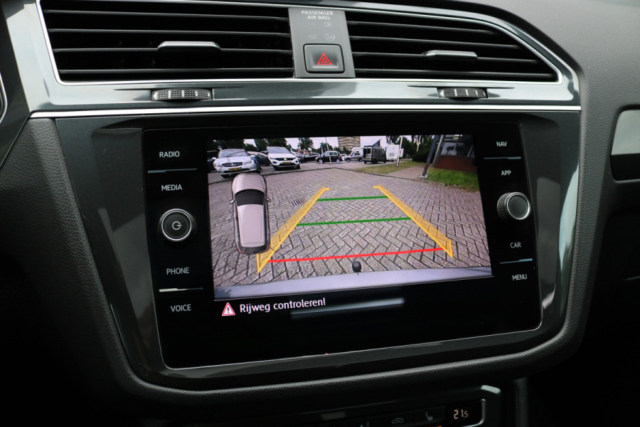 Volkswagen Tiguan 1.5 TSI ACT Highl Business R Black style Xenon Led Navi Camera T-haak Bj:2020