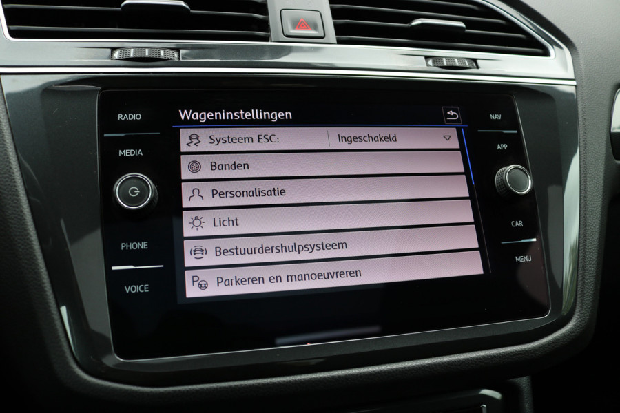 Volkswagen Tiguan 1.5 TSI ACT Highl Business R Black style Xenon Led Navi Camera T-haak Bj:2020
