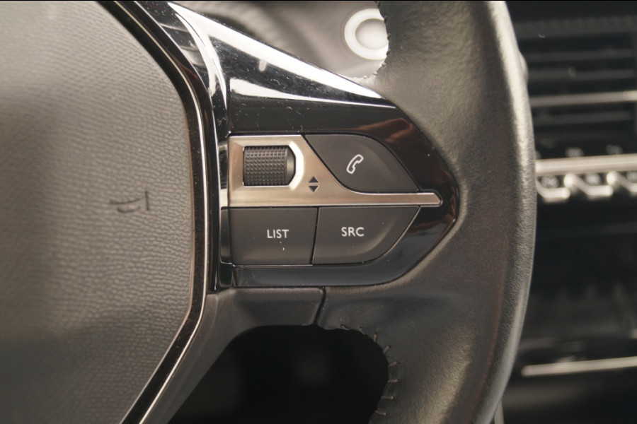 Peugeot e-2008 EV Allure Pack 50kWh -ECC-PDC-CAM-DAB-