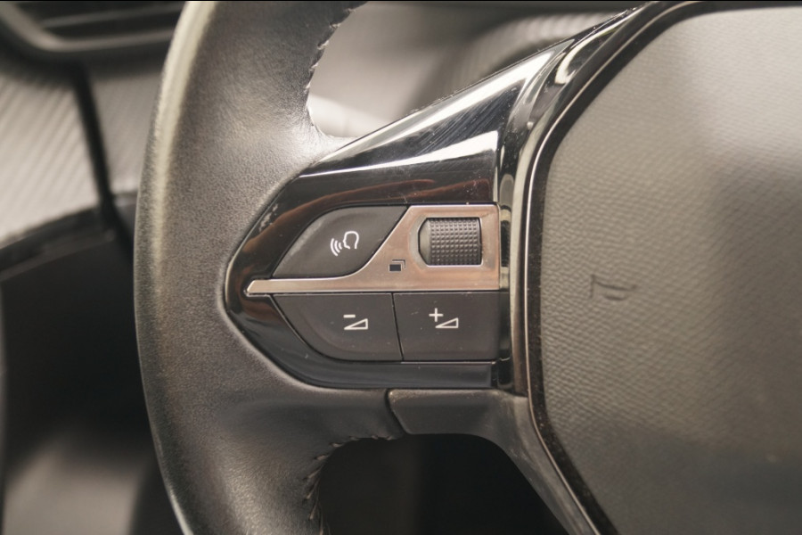 Peugeot e-2008 EV Allure Pack 50kWh -ECC-PDC-CAM-DAB-