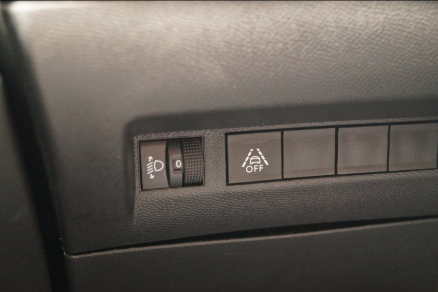 Peugeot e-2008 EV Allure Pack 50kWh -ECC-PDC-CAM-DAB-