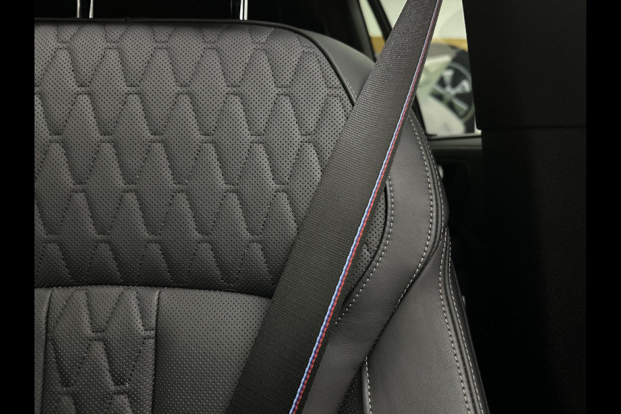 BMW X5 50e | M-Sport Pro | Performancepakket | Frozen Grey | Carbon Pakket | Indiv. Leder | 78500.= ex BTW | 12-2023 | Comfortstoelen met Ventilatie  | Isolatieglas | Keyless-Entry | Memory | M-Gordels | Stuurverwarming | Stoelverwarming V+A | Zonwering | Beker Koeling & Verwarming | Panorama | Standkachel | Carplay |