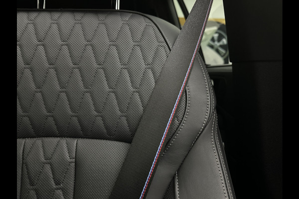 BMW X5 50e | M-Sport Pro | Performancepakket | Frozen Grey | Carbon Pakket | Indiv. Leder | 78500.= ex BTW | 12-2023 | Comfortstoelen met Ventilatie  | Isolatieglas | Keyless-Entry | Memory | M-Gordels | Stuurverwarming | Stoelverwarming V+A | Zonwering | Beker Koeling & Verwarming | Panorama | Standkachel | Carplay |