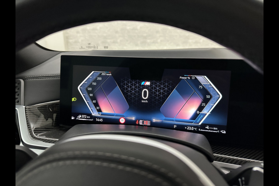 BMW X5 50e | M-Sport Pro | Performancepakket | Frozen Grey | Carbon Pakket | Indiv. Leder | 78500.= ex BTW | 12-2023 | Comfortstoelen met Ventilatie  | Isolatieglas | Keyless-Entry | Memory | M-Gordels | Stuurverwarming | Stoelverwarming V+A | Zonwering | Beker Koeling & Verwarming | Panorama | Standkachel | Carplay |