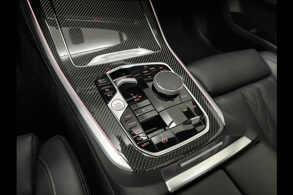 BMW X5 50e | M-Sport Pro | Performancepakket | Frozen Grey | Carbon Pakket | Indiv. Leder | 78500.= ex BTW | 12-2023 | Comfortstoelen met Ventilatie  | Isolatieglas | Keyless-Entry | Memory | M-Gordels | Stuurverwarming | Stoelverwarming V+A | Zonwering | Beker Koeling & Verwarming | Panorama | Standkachel | Carplay |