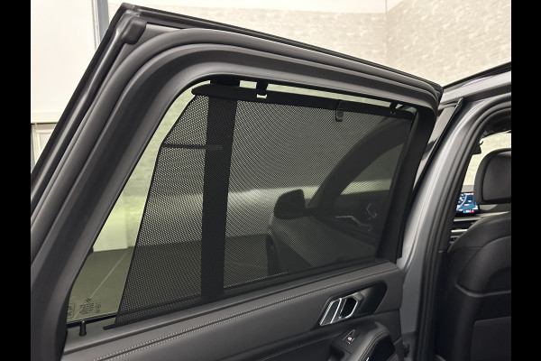 BMW X5 50e | M-Sport Pro | Performancepakket | Frozen Grey | Carbon Pakket | Indiv. Leder | 78500.= ex BTW | 12-2023 | Comfortstoelen met Ventilatie  | Isolatieglas | Keyless-Entry | Memory | M-Gordels | Stuurverwarming | Stoelverwarming V+A | Zonwering | Beker Koeling & Verwarming | Panorama | Standkachel | Carplay |