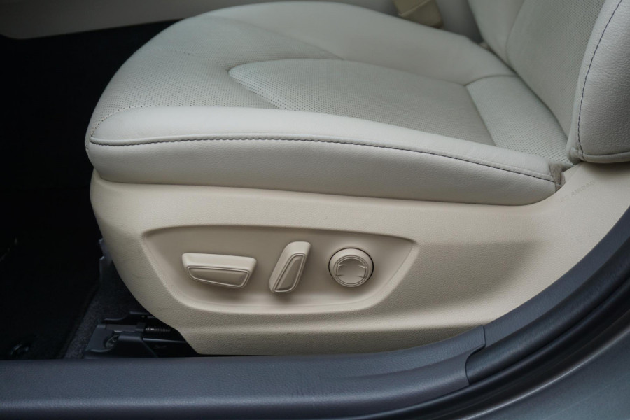 Toyota Camry 2.5 Hybrid Premium|100% Dealeronderhouden|1e Eig.| Geen import.