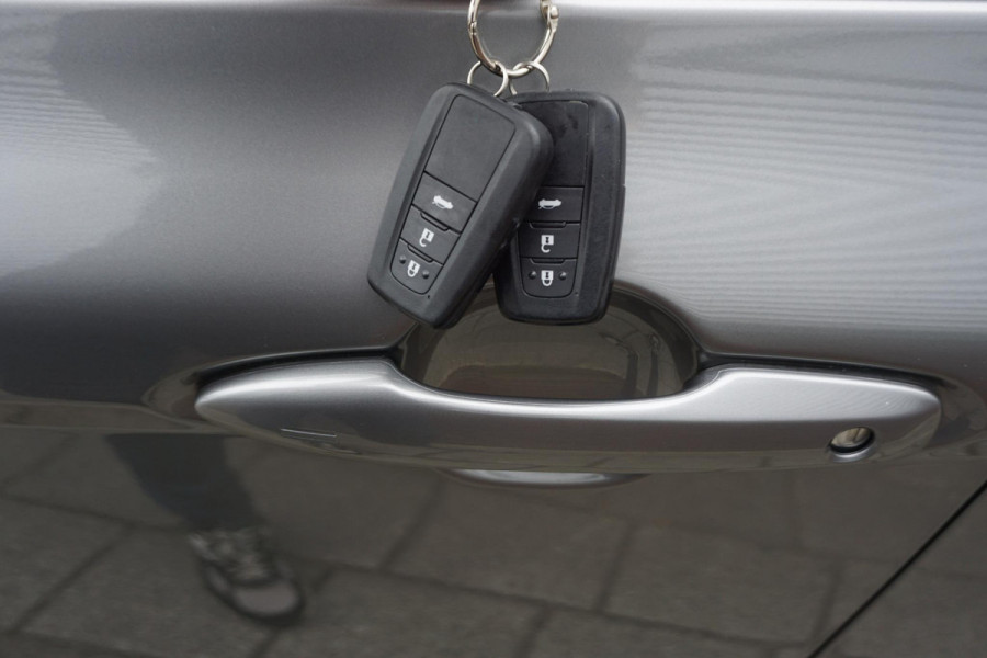 Toyota Camry 2.5 Hybrid Premium|100% Dealeronderhouden|1e Eig.| Geen import.