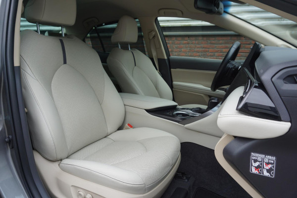 Toyota Camry 2.5 Hybrid Premium|100% Dealeronderhouden|1e Eig.| Geen import.