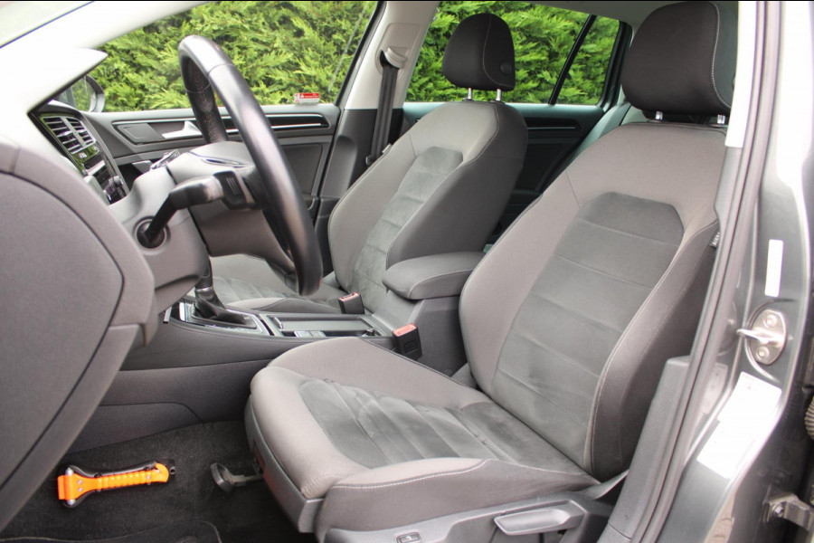 Volkswagen GOLF Variant 1.5 TSI Highline Business R